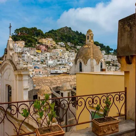 Con Vista Sulla Famosa Piazzetta * Capri