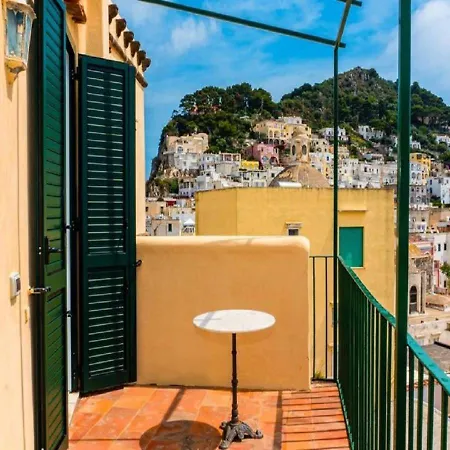 Con Vista Sulla Famosa Piazzetta * Capri