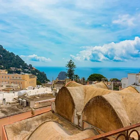 Con Vista Sulla Famosa Piazzetta Ferienhaus Capri